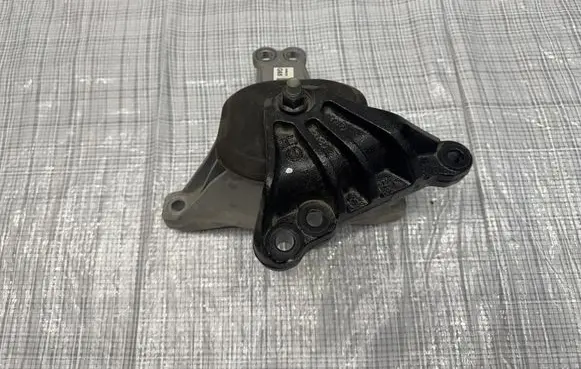 KIA Sorento IV Engine mount vacuum valve 21815-L1200