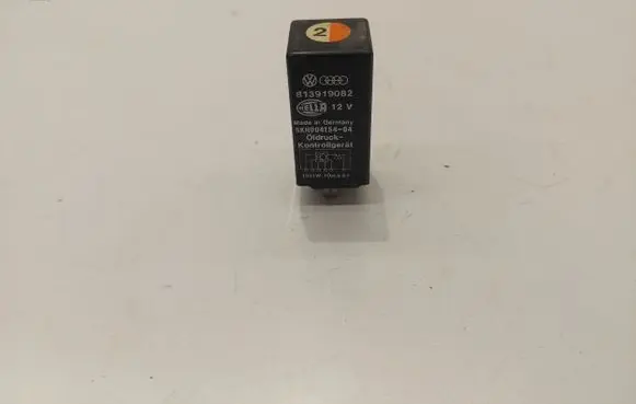 Volkswagen Golf II Other relay 813919082
