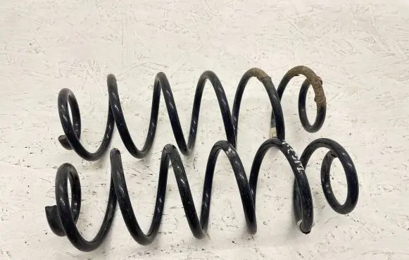 Seat Leon (5F) Rear coil spring 5Q0511121