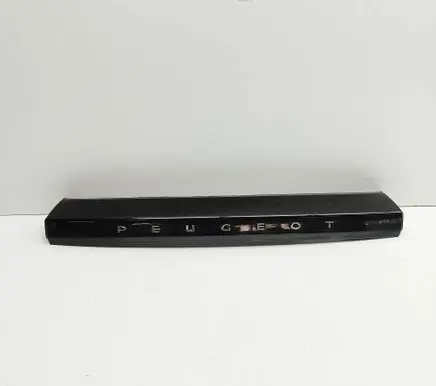 Peugeot 2008 II Tailgate trim 98338259