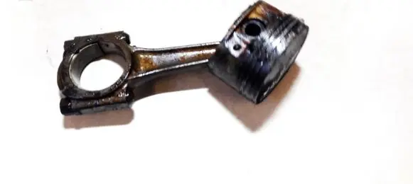 Citroen Xsara Piston with connecting rod