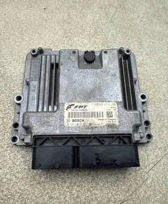 Fiat 500L Engine control unit/module 55259747 1039S72682 0281017827