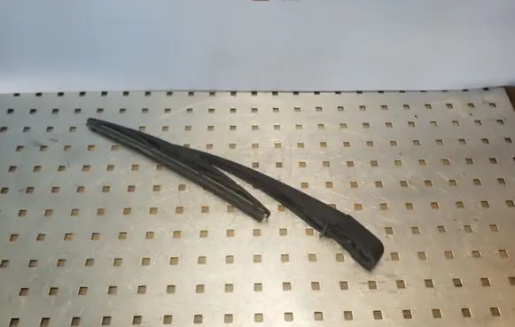Mitsubishi Grandis Rear wiper blade arm