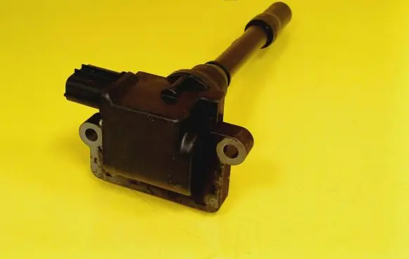 Mitsubishi Carisma High voltage ignition coil FK0138