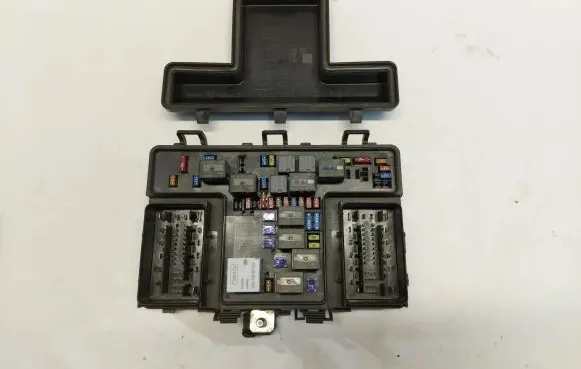 Ford Ranger Fuse box set LB3T-14D058-CB