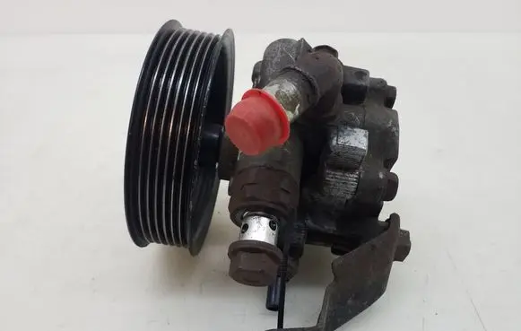 Toyota Avensis T250 Power steering pump 4431005090