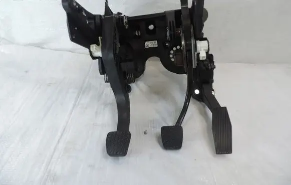 Opel Astra K Pedal assembly 39117364