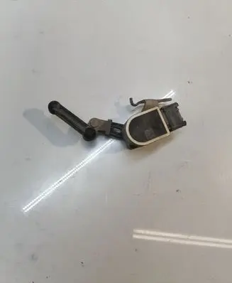 Headlight/headlamp level sensor