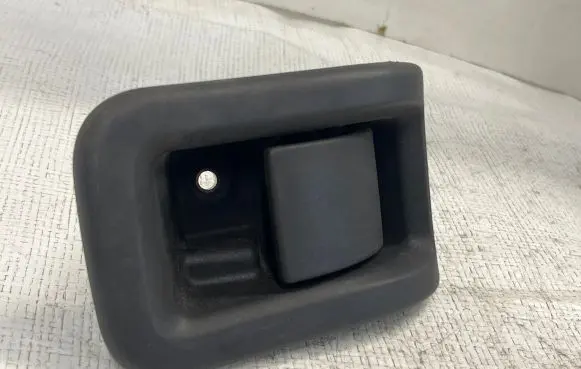 Engine bonnet (hood) release handle