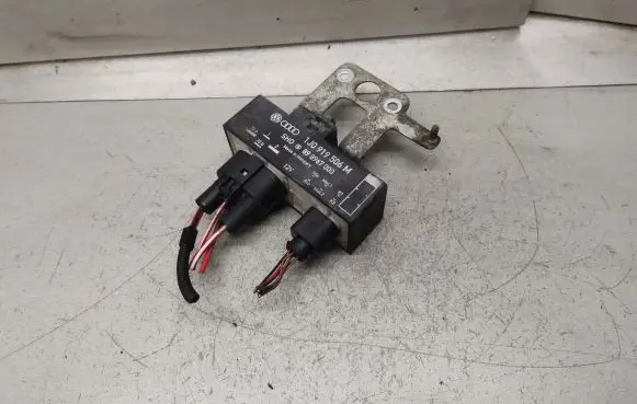 Skoda Fabia Mk1 (6Y) Coolant fan relay 1J0919506M 898967000