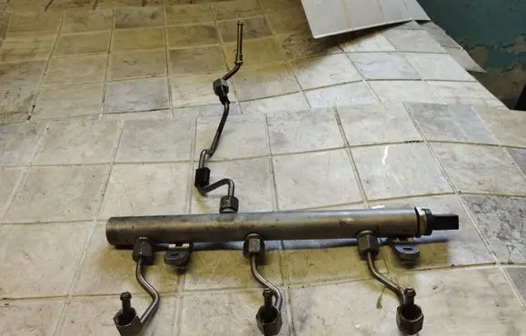 Fuel main line pipe