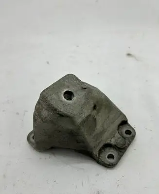 BMW 5 F10 F11 Engine mounting bracket 6795958 6781242 19634510