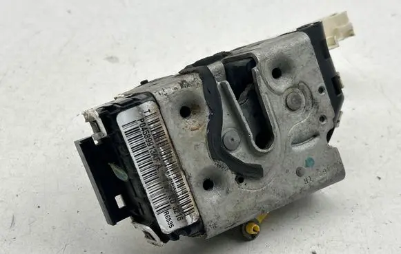Chrysler Pacifica Front door lock P04589913AF R6535 H67KD3216