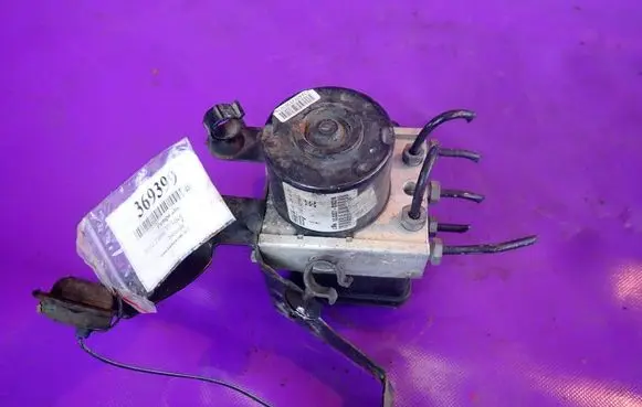 Ford Fiesta ABS Pump 4S612M110CD