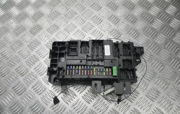 Ford Mustang VI Fuse box set FR3T15604BH