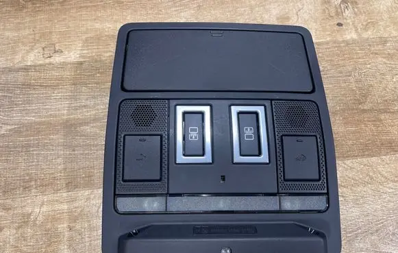 Land Rover Discovery Sport Headlining lighting console trim HY3215K609AC 28082019 28550603
