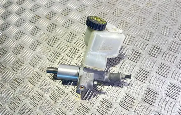 Mercedes-Benz C W204 Master brake cylinder A2044300002