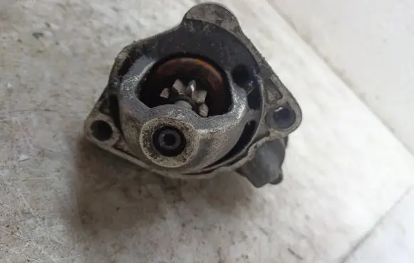 Audi A4 S4 B5 8D Starter motor 1005831376