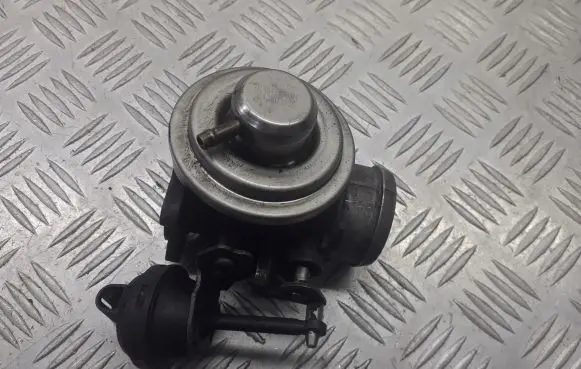 Skoda Octavia Mk1 (1U) EGR valve 038131581M