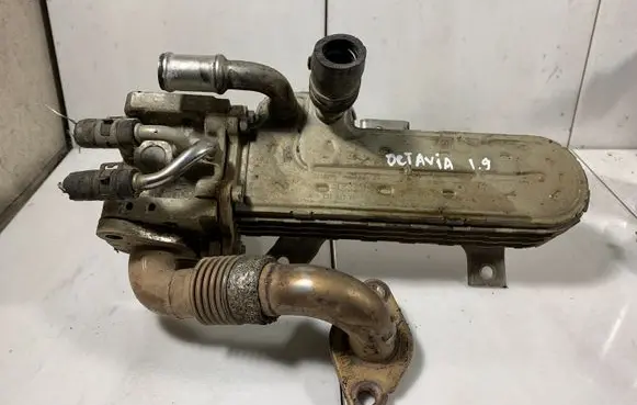 Skoda Octavia Mk2 (1Z) EGR valve cooler 038131513AD