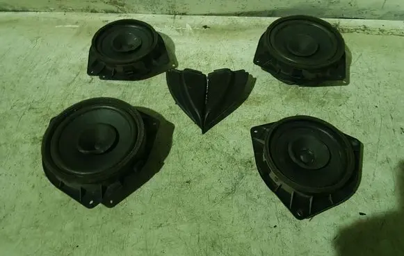 Toyota Avensis T250 Audio system kit 8616002370
