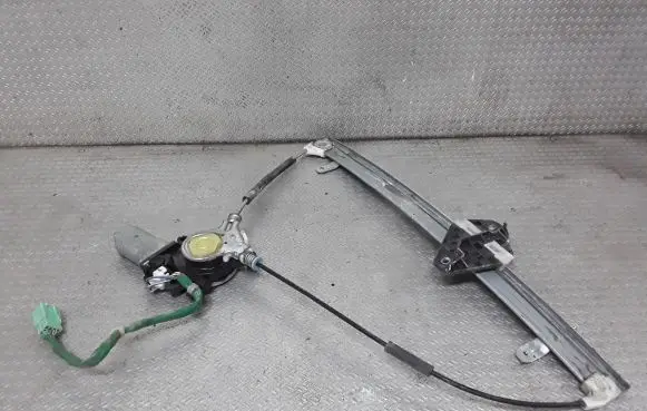 Honda CR-V Front door window regulator with motor