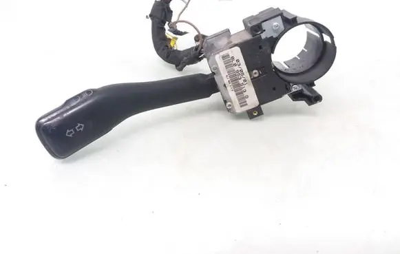 Volkswagen Golf IV Indicator stalk 8L0953513G