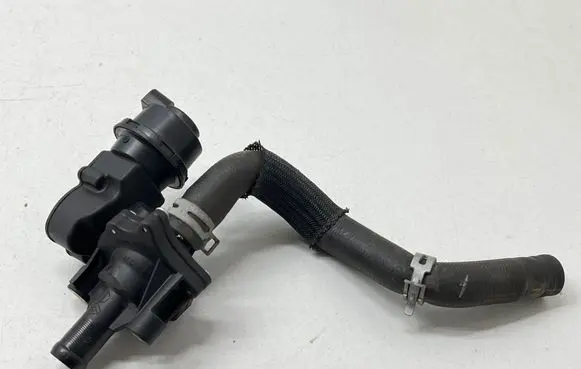 Thermostat/thermostat housing