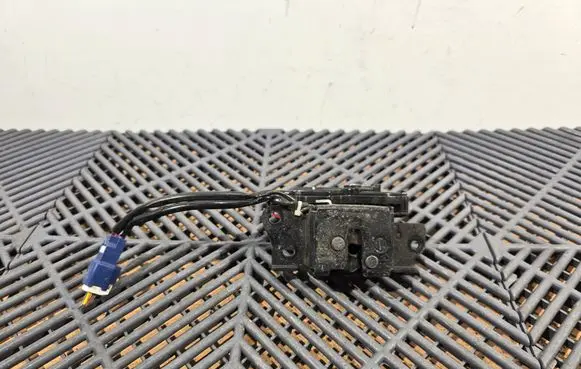 Toyota Prius (XW20) Loading door lock 