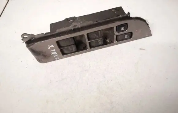 Nissan X-Trail T30 Electric window control switch 80960eq300x