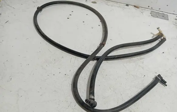 BMW 7 E38 Headlight washer hose/pipe 8360182