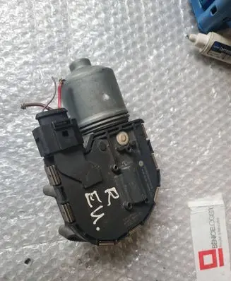 Volkswagen Golf Plus Wiper motor 5M0955120B 0390241980 020SW0501