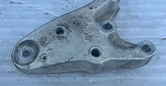 Volkswagen Polo V 6R Engine mount bracket 6Q0199185S