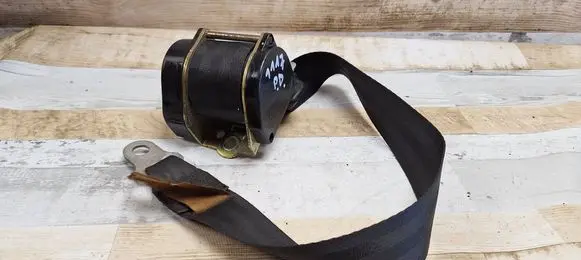 Audi 80 90 B2 Front seatbelt 959000