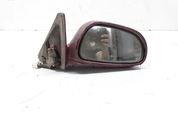 Mazda 626 Front door electric wing mirror E13010519