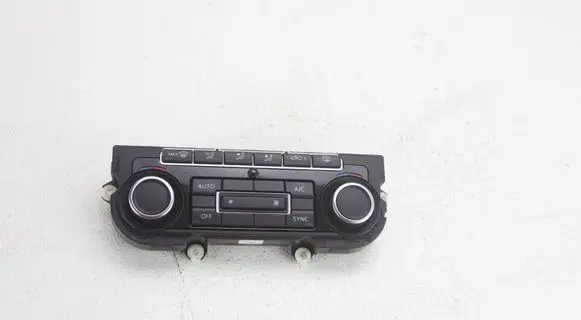 Volkswagen Tiguan Climate control unit