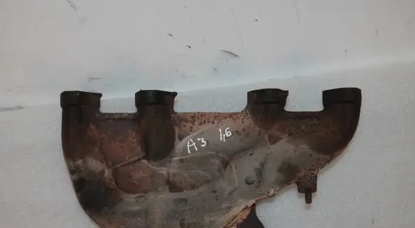 Audi A3 S3 8P Exhaust manifold 06A253033P