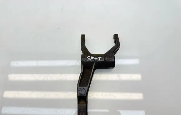 Subaru Forester SF Clutch release arm fork 