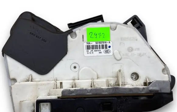 Volkswagen Polo IV 9N3 Central body control module A2972 8R0837350