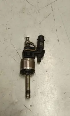 Seat Ateca Fuel injector 0261500443