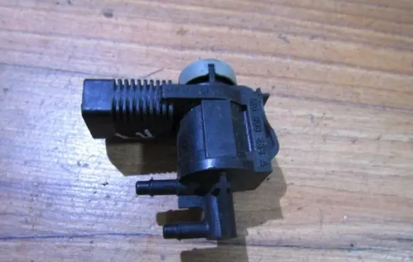 Audi A4 S4 B8 8K Turbo solenoid valve 1k0906283a 2437d