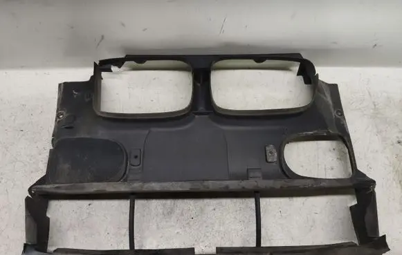BMW 5 E39 Radiator cooling fan shroud 8159959