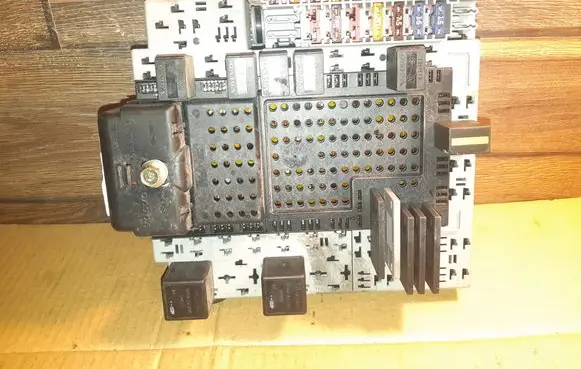 Volvo XC90 Fuse module 0957322 187923685 0956655