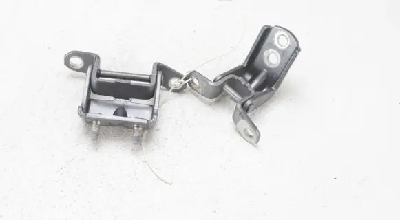 Nissan X-Trail T32 Rear door hinge set A017742