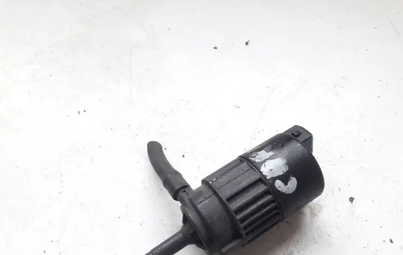 Mitsubishi Carisma Windscreen/windshield washer pump