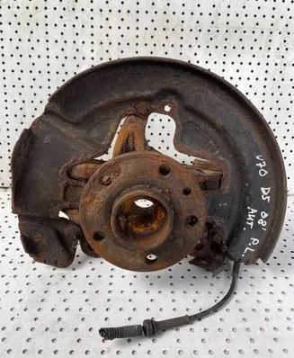 Volvo V70 Front wheel hub spindle knuckle