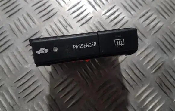 Windscreen/window heater switch