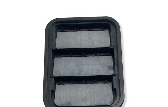 Nissan Rogue Quarter panel pressure vent 768046RS0A