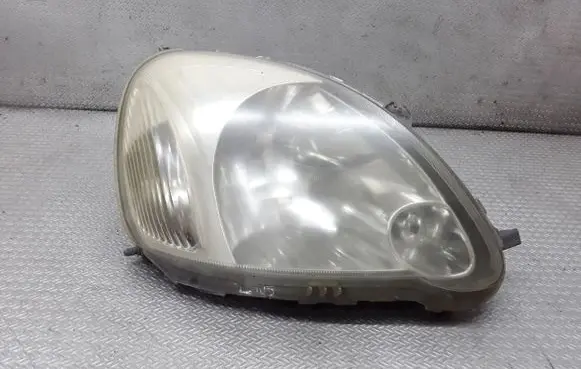 Toyota Yaris Headlight/headlamp