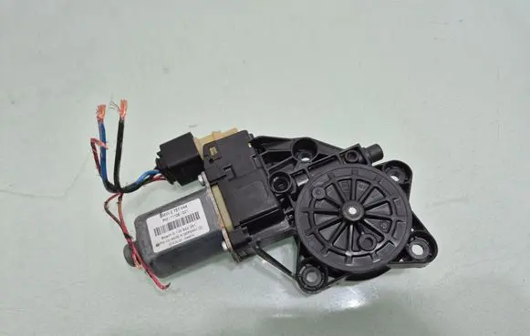 Mini One - Cooper Coupe R56 Front door window regulator motor 2757044
